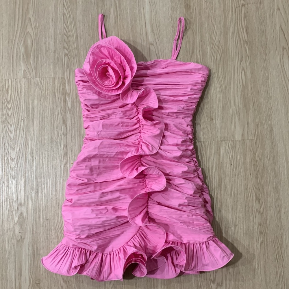 Elegant Pink Ruched Dress - Picture 4 of 10